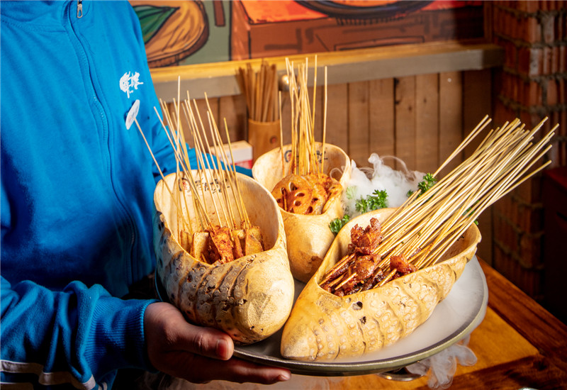 串串香的加盟費用取決于哪些因素呢?